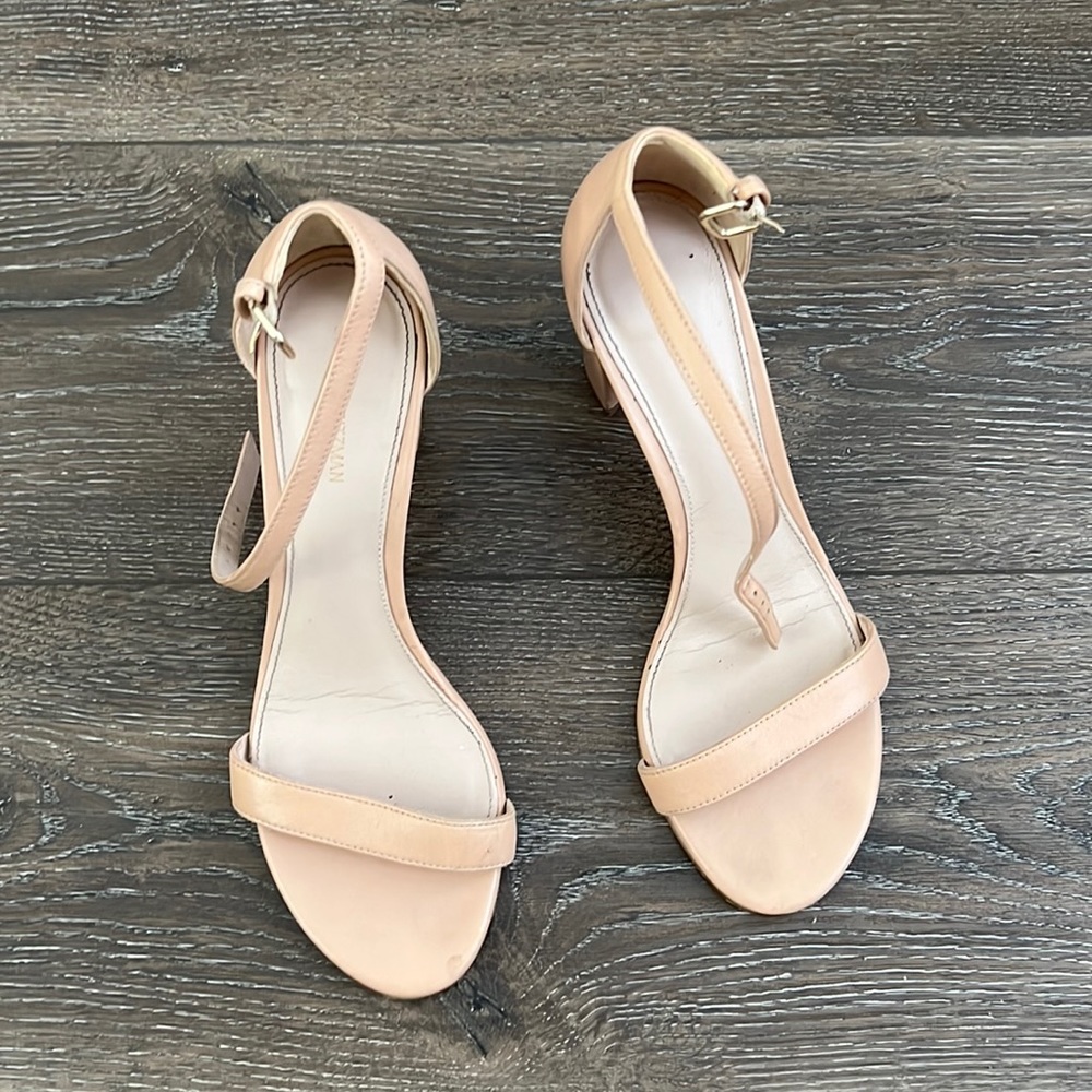 Stuart Weitzman Size 7 Nearly Nude Heels